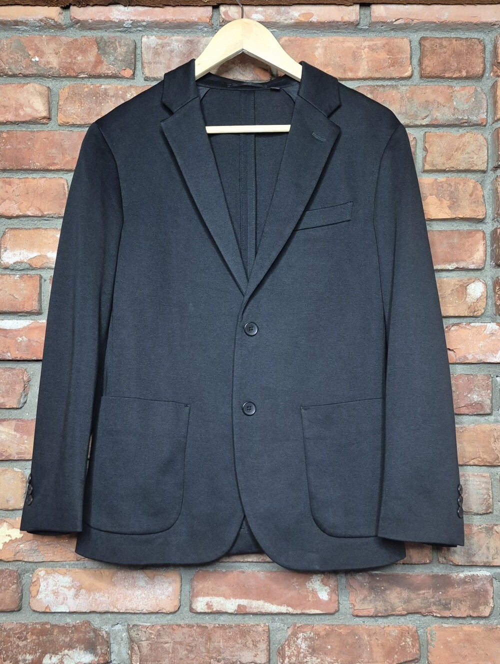 Uniqlo Black Tailored Blazer XS Two Button Patch Pocket Quiet Luxury Preppy
